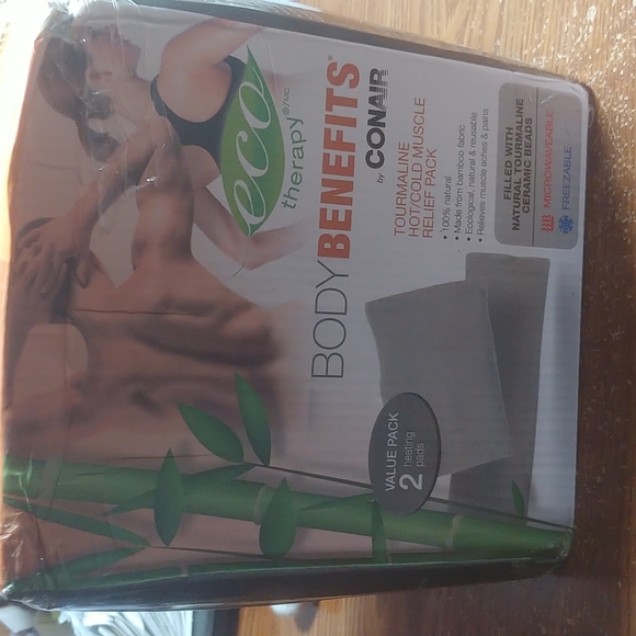 Hot/ cold healing pads by conair. - Picture 1 of 3